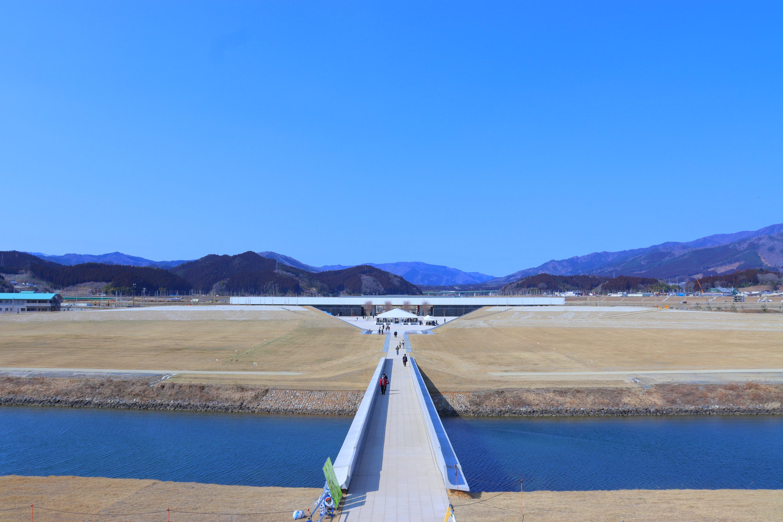 高田松原津波復興祈念公園の供用開始と高田海岸の一般開放について